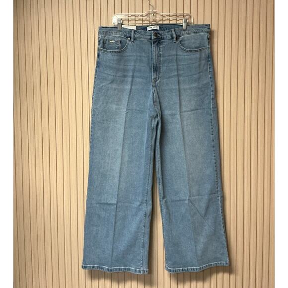 Nine West Denim - Nine West Wide Leg High Rise Jeans Light Wash Size 18